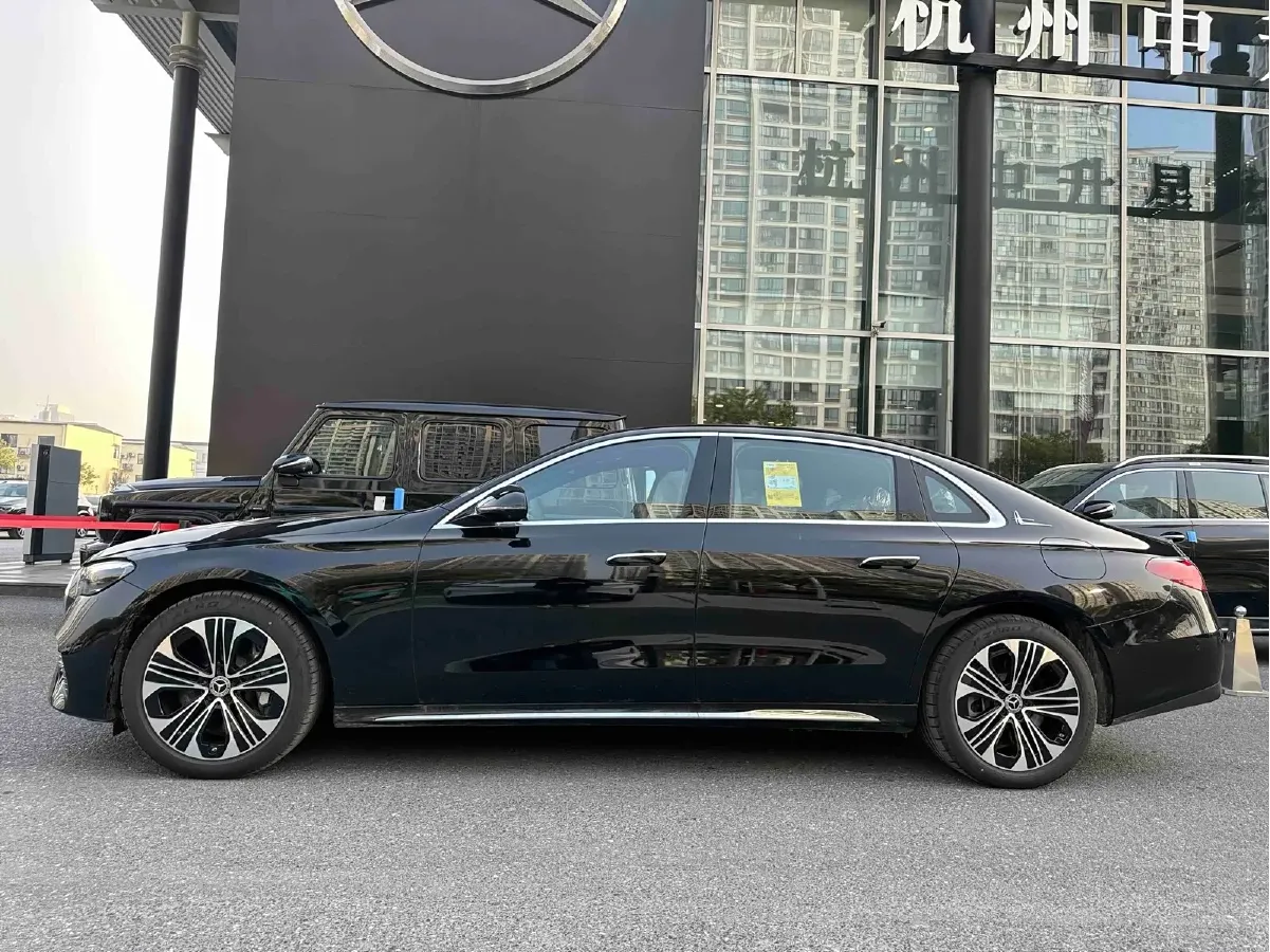 2024 Mercedes-Benz E Class 2.0T 204HP L4 9AT PHEV 25.4KWH,autocango,china used car exporter,china ev exporter,chinese used car exporter,chinese used ev exporter