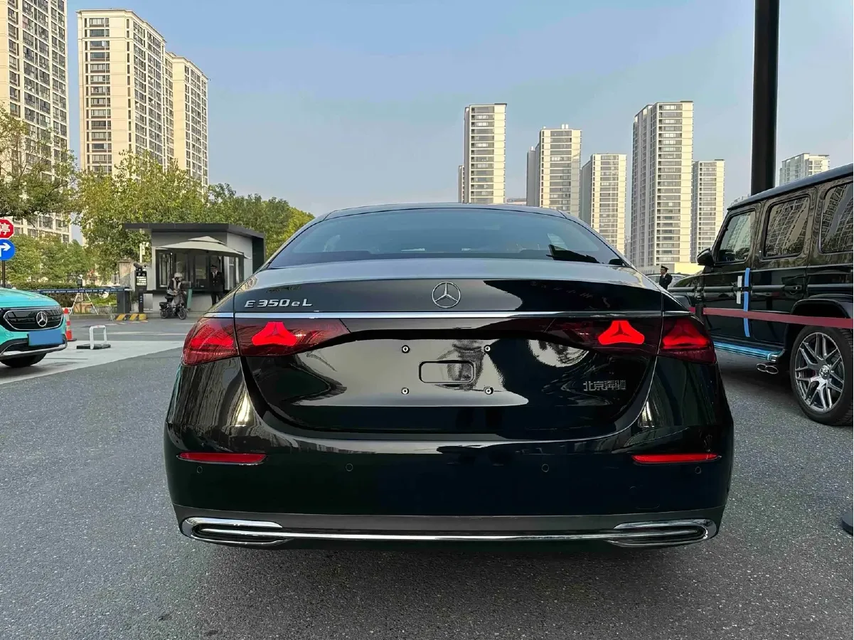 2024 Mercedes-Benz E Class 2.0T 204HP L4 9AT PHEV 25.4KWH,autocango,china used car exporter,china ev exporter,chinese used car exporter,chinese used ev exporter