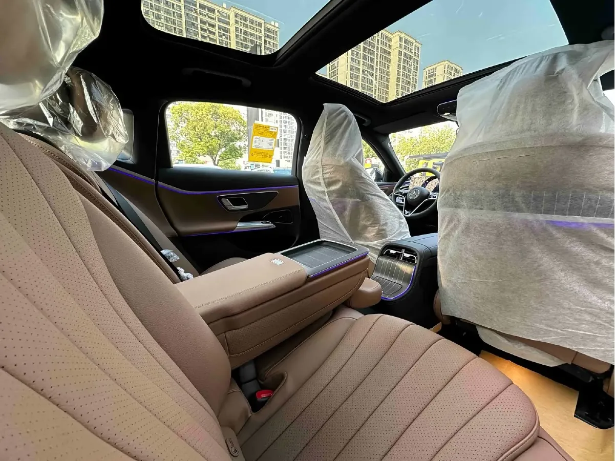 2024 Mercedes-Benz E Class 2.0T 204HP L4 9AT PHEV 25.4KWH,autocango,china used car exporter,china ev exporter,chinese used car exporter,chinese used ev exporter