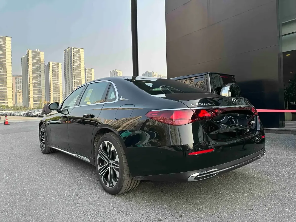 2024 Mercedes-Benz E Class 2.0T 204HP L4 9AT PHEV 25.4KWH,autocango,china used car exporter,china ev exporter,chinese used car exporter,chinese used ev exporter