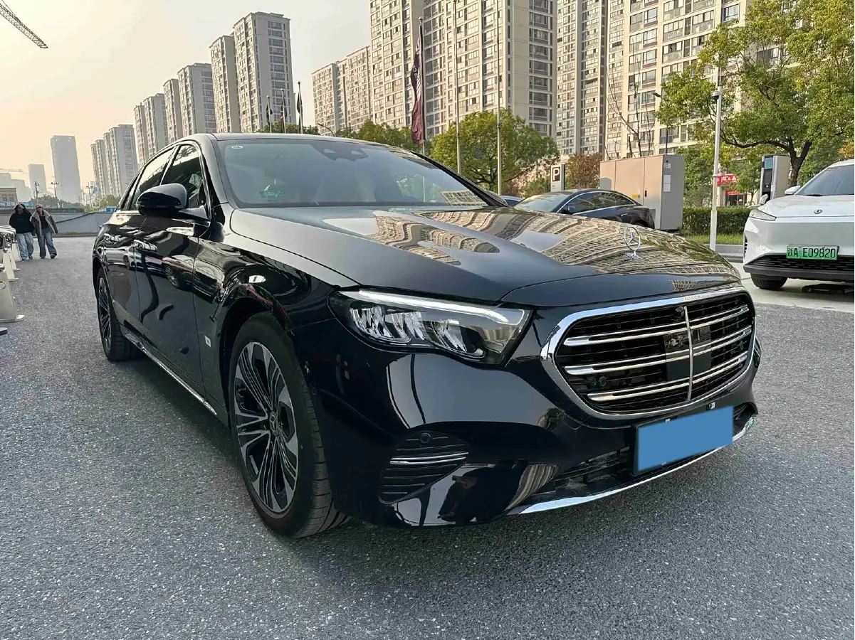 2024 Mercedes-Benz E Class 2.0T 204HP L4 9AT PHEV 25.4KWH,autocango,china used car exporter,china ev exporter,chinese used car exporter,chinese used ev exporter