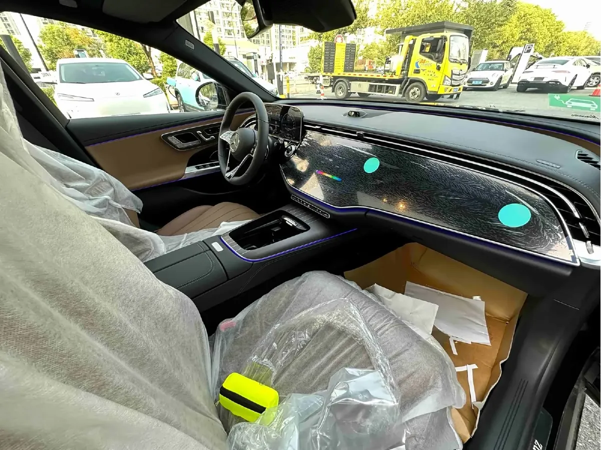 2024 Mercedes-Benz E Class 2.0T 204HP L4 9AT PHEV 25.4KWH,autocango,china used car exporter,china ev exporter,chinese used car exporter,chinese used ev exporter