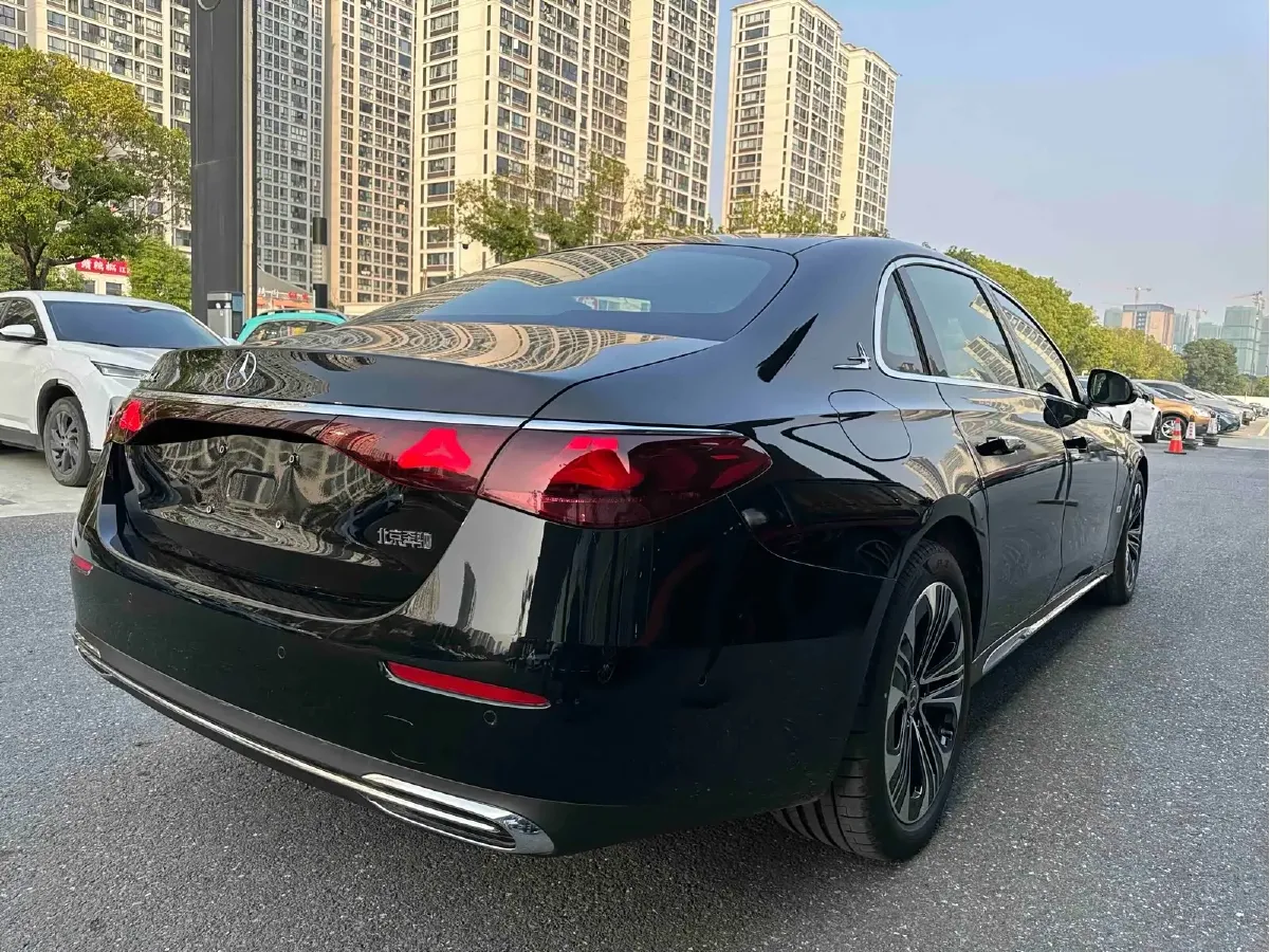 2024 Mercedes-Benz E Class 2.0T 204HP L4 9AT PHEV 25.4KWH,autocango,china used car exporter,china ev exporter,chinese used car exporter,chinese used ev exporter
