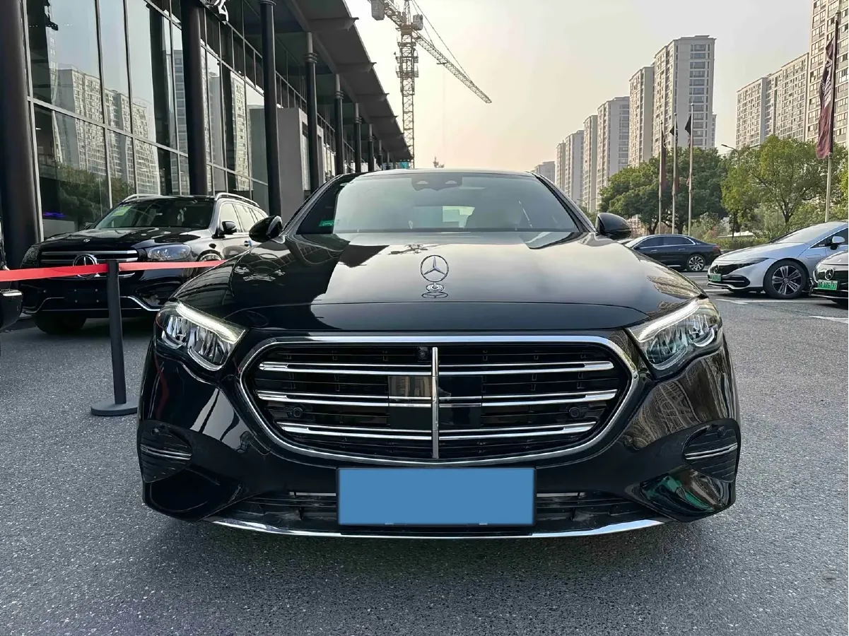2024 Mercedes-Benz E Class 2.0T 204HP L4 9AT PHEV 25.4KWH,autocango,china used car exporter,china ev exporter,chinese used car exporter,chinese used ev exporter