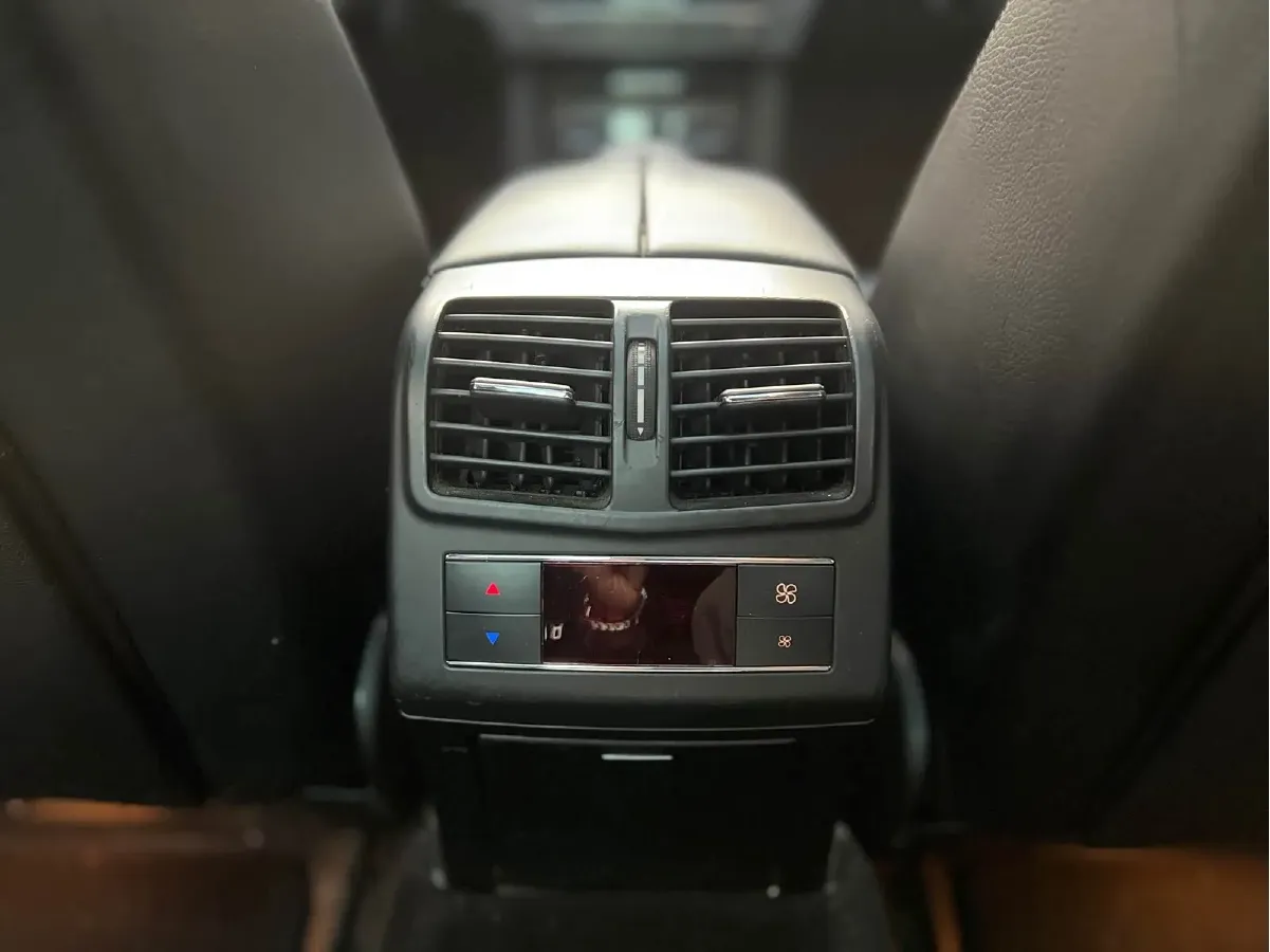 2010 Mercedes-Benz E Class 3.0L 245HP V6 7AT,autocango,china used car exporter,china ev exporter,chinese used car exporter,chinese used ev exporter