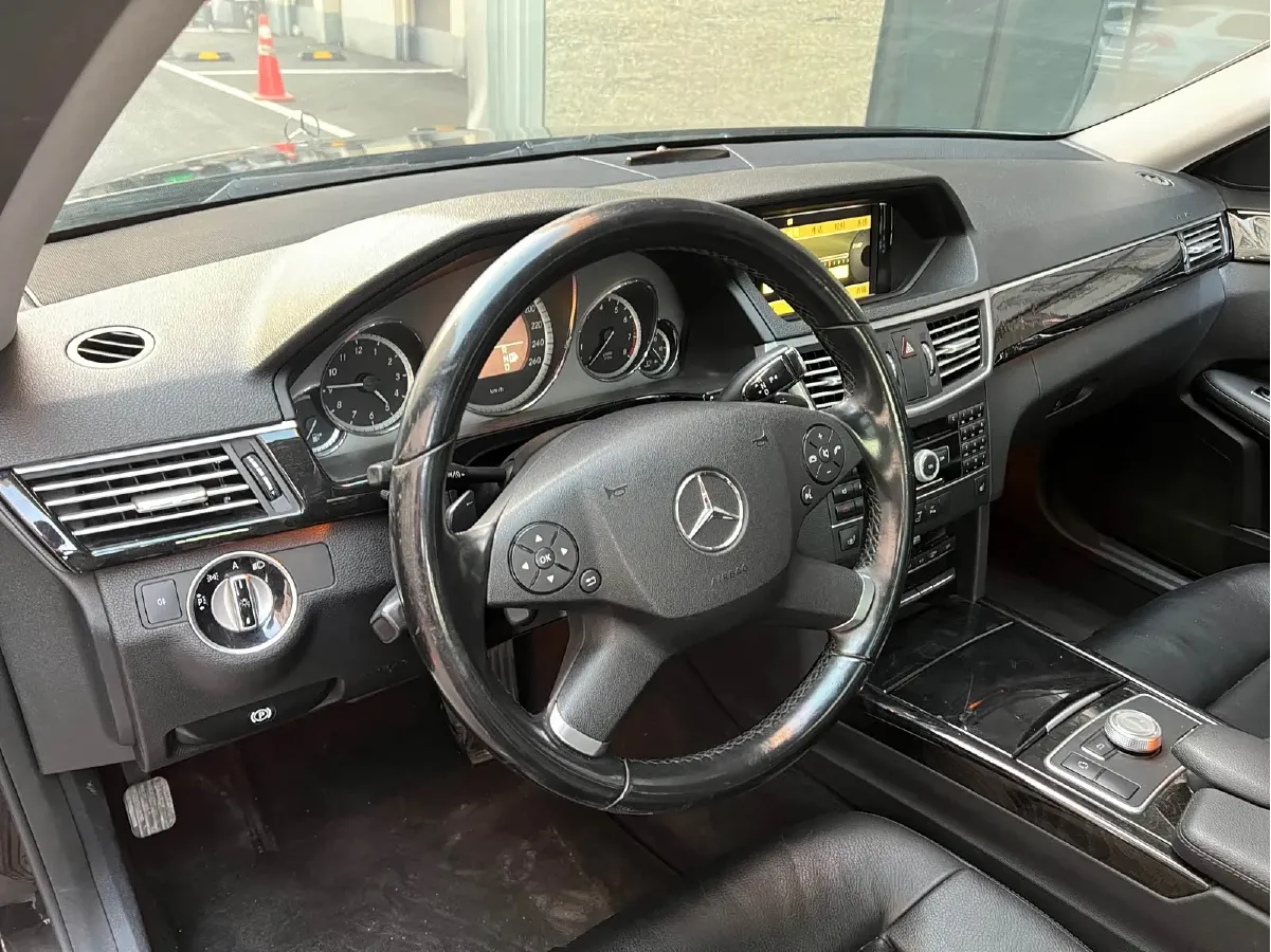 2010 Mercedes-Benz E Class 3.0L 245HP V6 7AT,autocango,china used car exporter,china ev exporter,chinese used car exporter,chinese used ev exporter