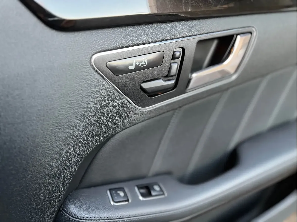 2010 Mercedes-Benz E Class 3.0L 245HP V6 7AT,autocango,china used car exporter,china ev exporter,chinese used car exporter,chinese used ev exporter