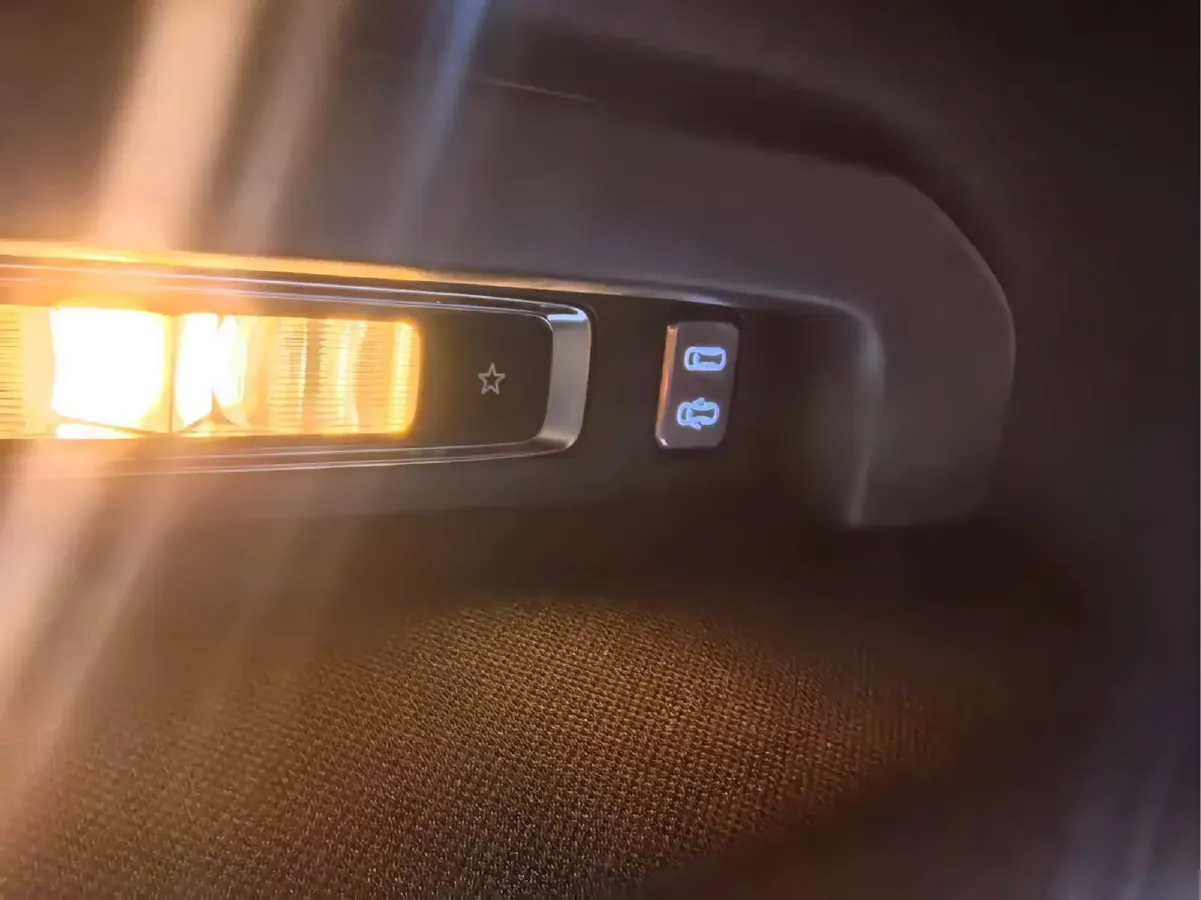 2021 Mercedes-Benz S Class 2.5T 367HP L6 9AT,autocango,china used car exporter,china ev exporter,chinese used car exporter,chinese used ev exporter