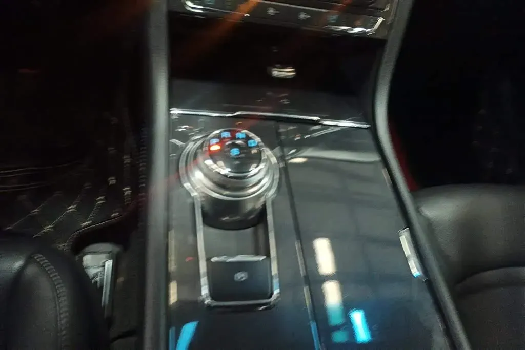 2017 Ford Taurus 2.0T 245HP L4 6AT,autocango,china used car exporter,china ev exporter,chinese used car exporter,chinese used ev exporter