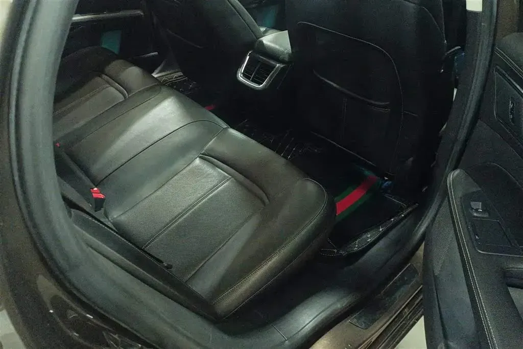 2017 Ford Taurus 2.0T 245HP L4 6AT,autocango,china used car exporter,china ev exporter,chinese used car exporter,chinese used ev exporter