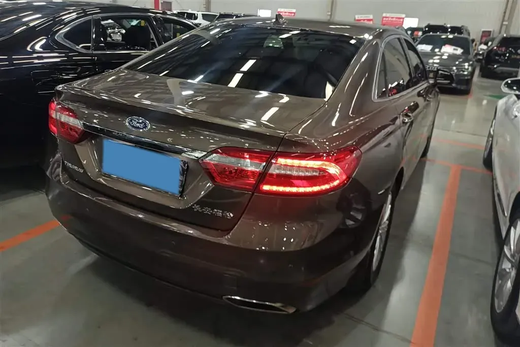 2017 Ford Taurus 2.0T 245HP L4 6AT,autocango,china used car exporter,china ev exporter,chinese used car exporter,chinese used ev exporter