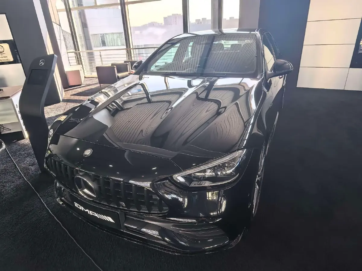 2025 Mercedes-Benz C AMG 2.0T 408HP L4 9AT