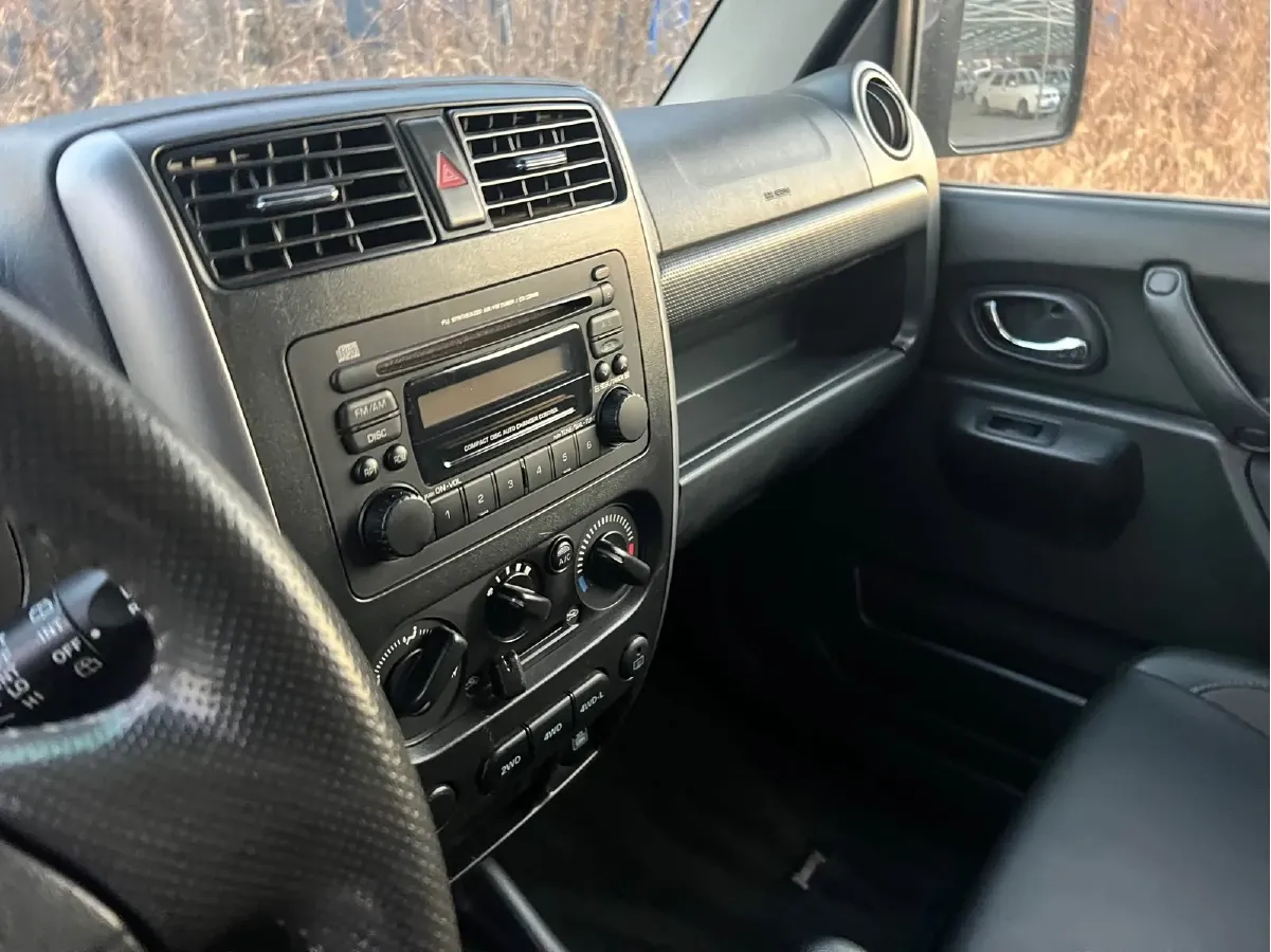 2012 Suzuki Jimny 1.3L 85HP L4 5MT,autocango,china used car exporter,china ev exporter,chinese used car exporter,chinese used ev exporter