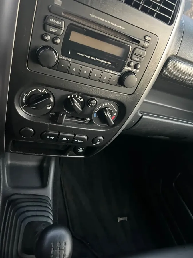 2012 Suzuki Jimny 1.3L 85HP L4 5MT,autocango,china used car exporter,china ev exporter,chinese used car exporter,chinese used ev exporter