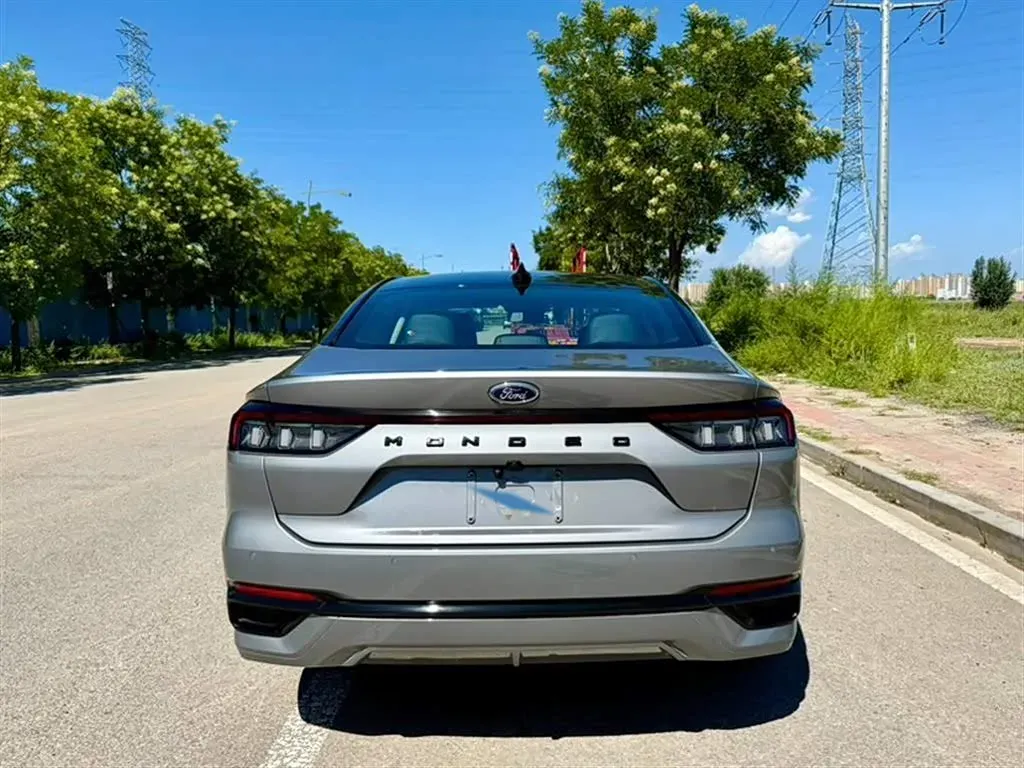 2022 Ford Mondeo 2.0T 238HP L4 8AT,autocango,china used car exporter,china ev exporter,chinese used car exporter,chinese used ev exporter