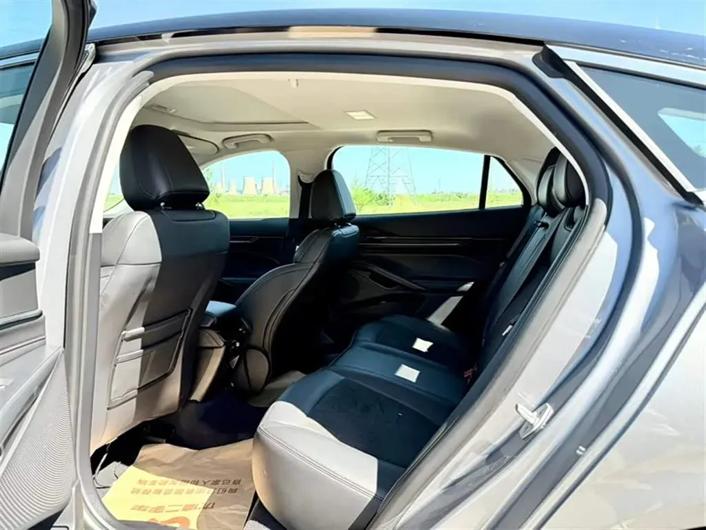 2022 Ford Mondeo 2.0T 238HP L4 8AT,autocango,china used car exporter,china ev exporter,chinese used car exporter,chinese used ev exporter