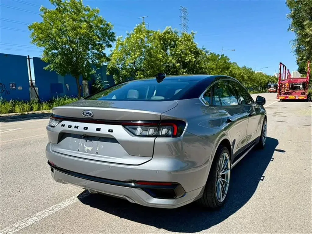 2022 Ford Mondeo 2.0T 238HP L4 8AT,autocango,china used car exporter,china ev exporter,chinese used car exporter,chinese used ev exporter