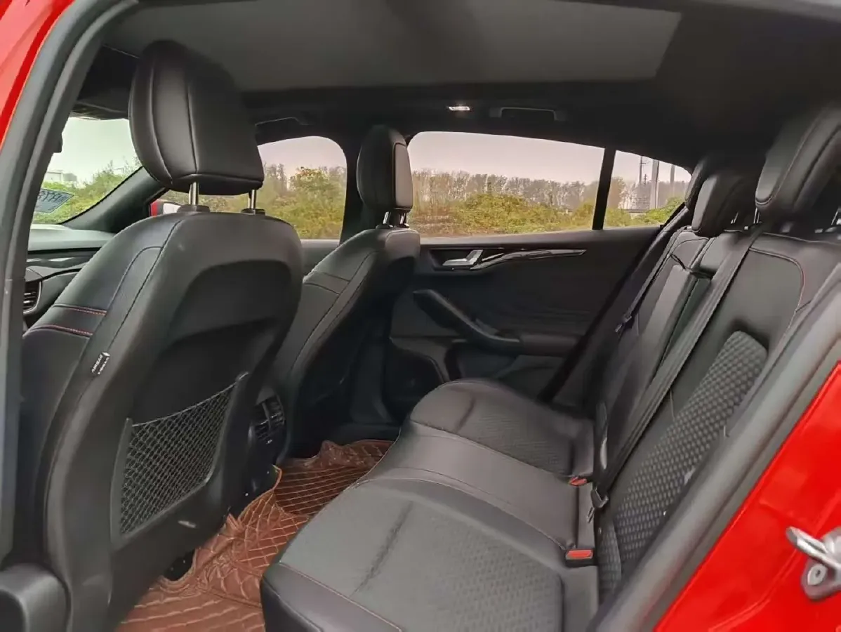 2020 Ford Focus 1.5T 174HP L3 8AT,autocango,china used car exporter,china ev exporter,chinese used car exporter,chinese used ev exporter