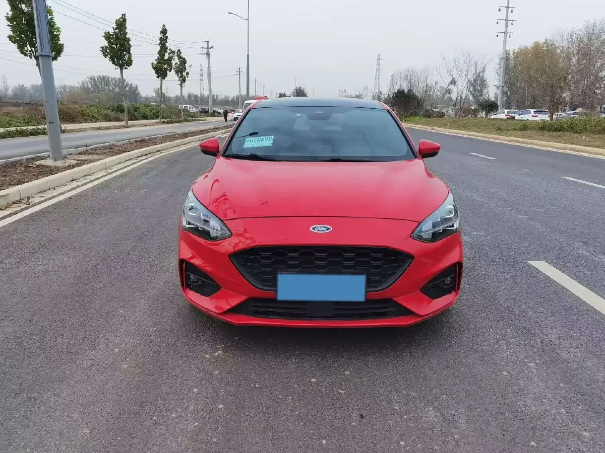 2020 Ford Focus 1.5T 174HP L3 8AT,autocango,china used car exporter,china ev exporter,chinese used car exporter,chinese used ev exporter