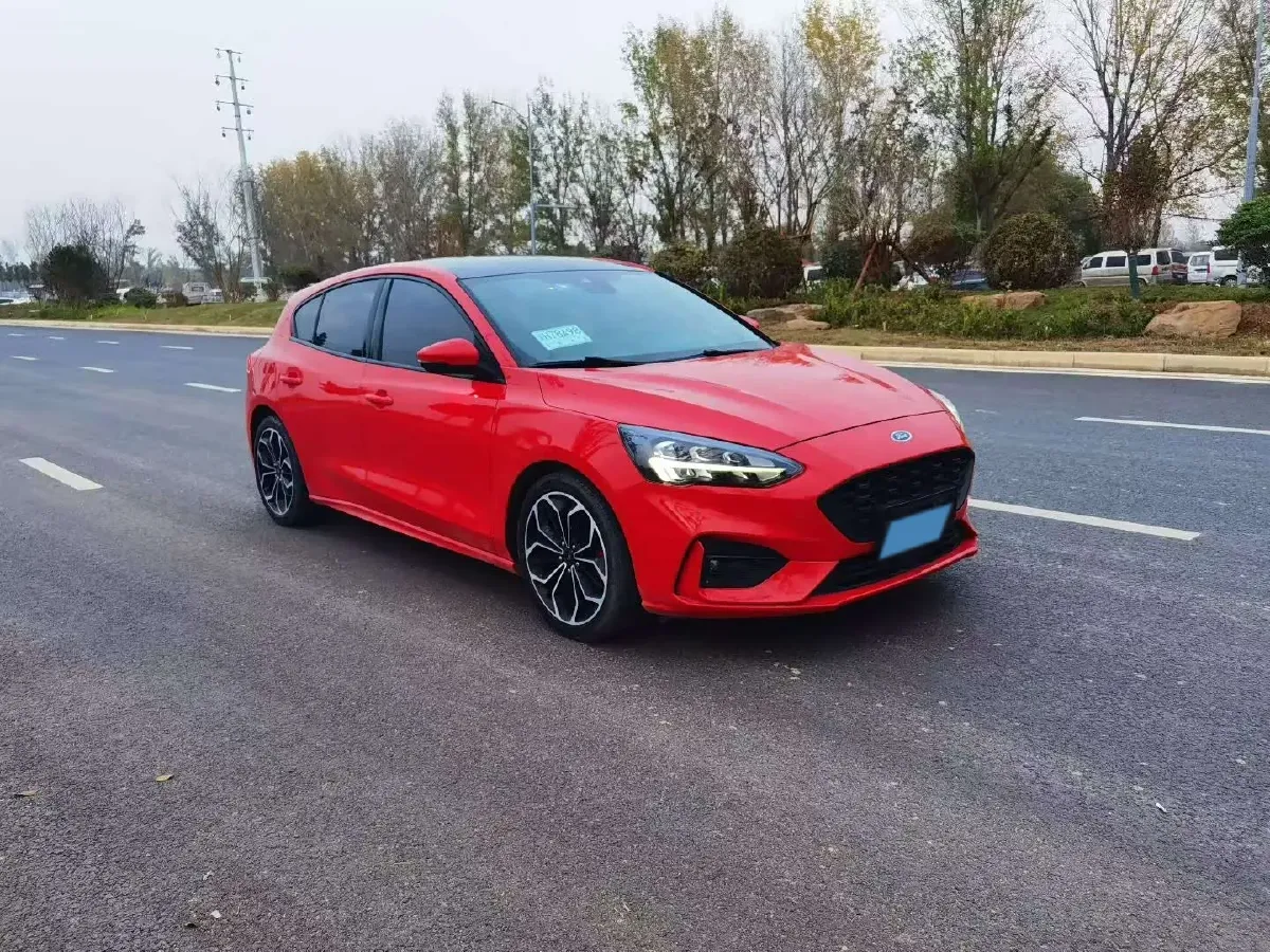 2020 Ford Focus 1.5T 174HP L3 8AT,autocango,china used car exporter,china ev exporter,chinese used car exporter,chinese used ev exporter