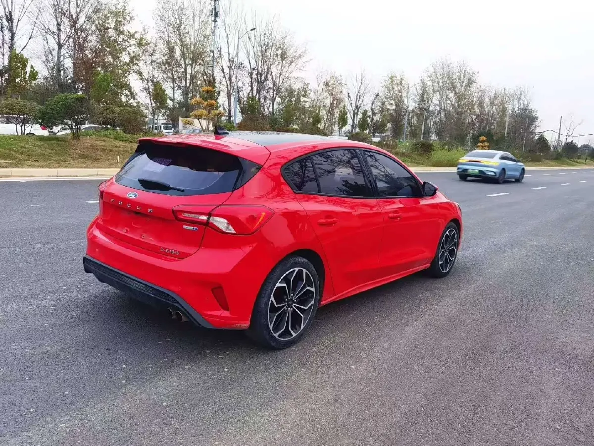 2020 Ford Focus 1.5T 174HP L3 8AT,autocango,china used car exporter,china ev exporter,chinese used car exporter,chinese used ev exporter