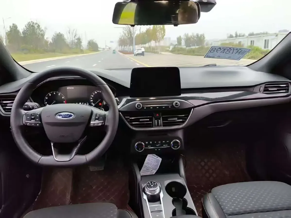 2020 Ford Focus 1.5T 174HP L3 8AT,autocango,china used car exporter,china ev exporter,chinese used car exporter,chinese used ev exporter