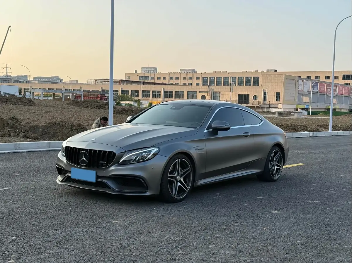 2016 Mercedes-Benz C AMG 4.0T 476HP V8 7AT