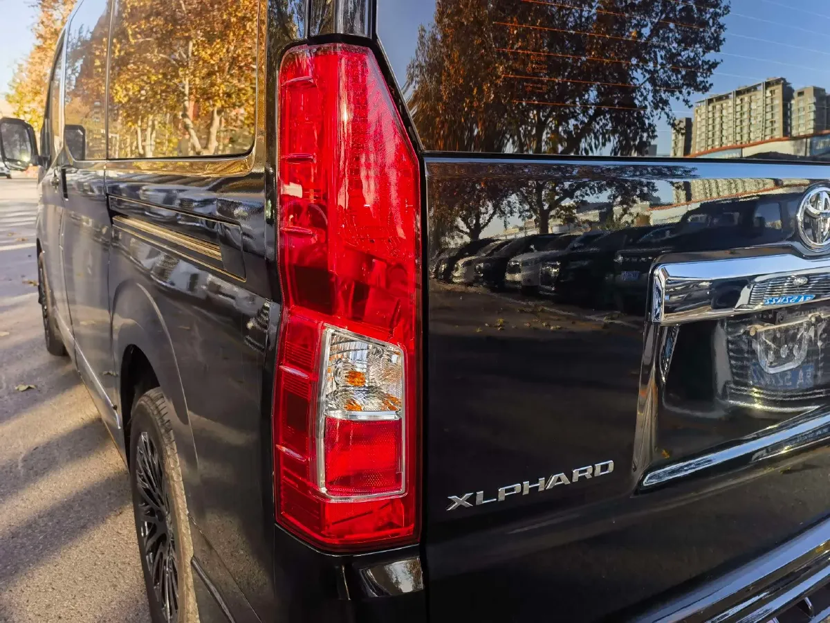 2024 Century Century 3.5L 262HP V6 E-CVT PHEV 18.1KWH,autocango,china used car exporter,china ev exporter,chinese used car exporter,chinese used ev exporter