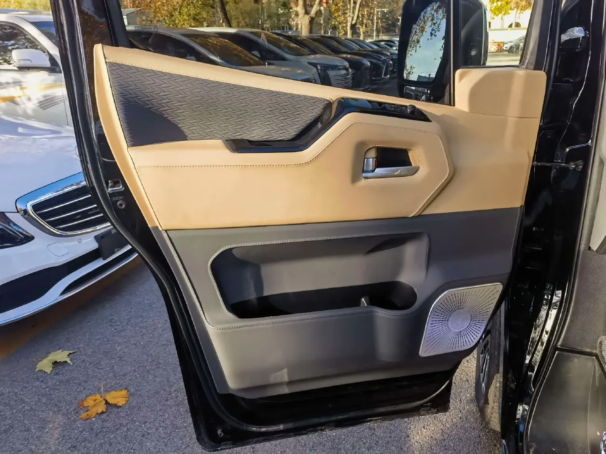 2024 Century Century 3.5L 262HP V6 E-CVT PHEV 18.1KWH,autocango,china used car exporter,china ev exporter,chinese used car exporter,chinese used ev exporter