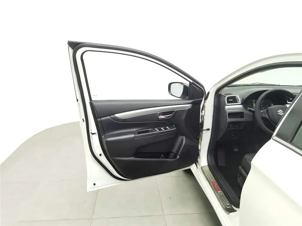 2015 Suzuki Alivio 1.6L 122HP L4 5MT,autocango,china used car exporter,china ev exporter,chinese used car exporter,chinese used ev exporter