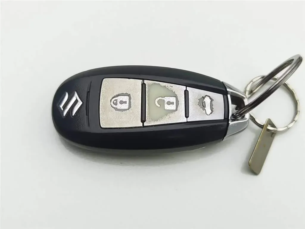 2015 Suzuki Alivio 1.6L 122HP L4 5MT,autocango,china used car exporter,china ev exporter,chinese used car exporter,chinese used ev exporter