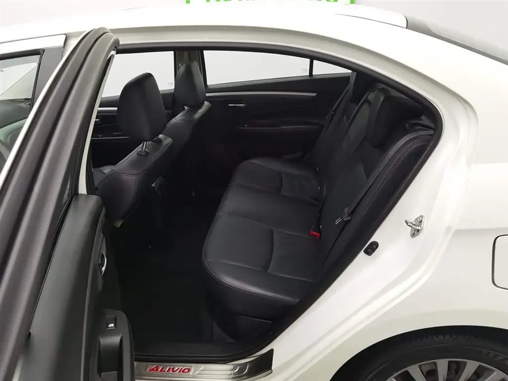 2015 Suzuki Alivio 1.6L 122HP L4 5MT,autocango,china used car exporter,china ev exporter,chinese used car exporter,chinese used ev exporter