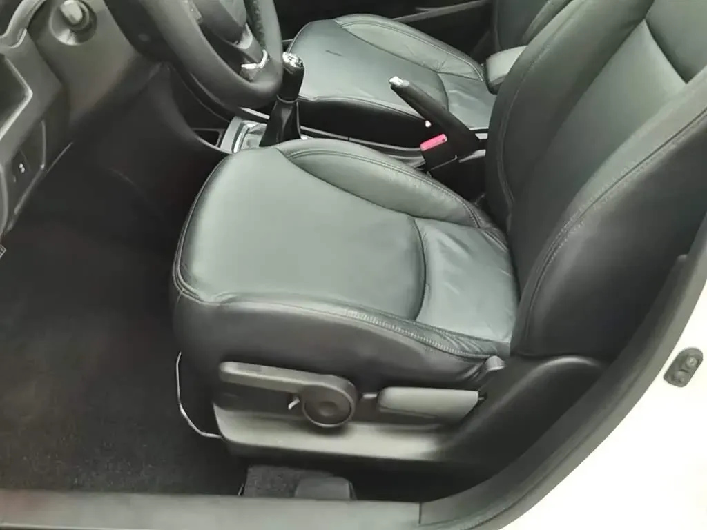 2015 Suzuki Alivio 1.6L 122HP L4 5MT,autocango,china used car exporter,china ev exporter,chinese used car exporter,chinese used ev exporter