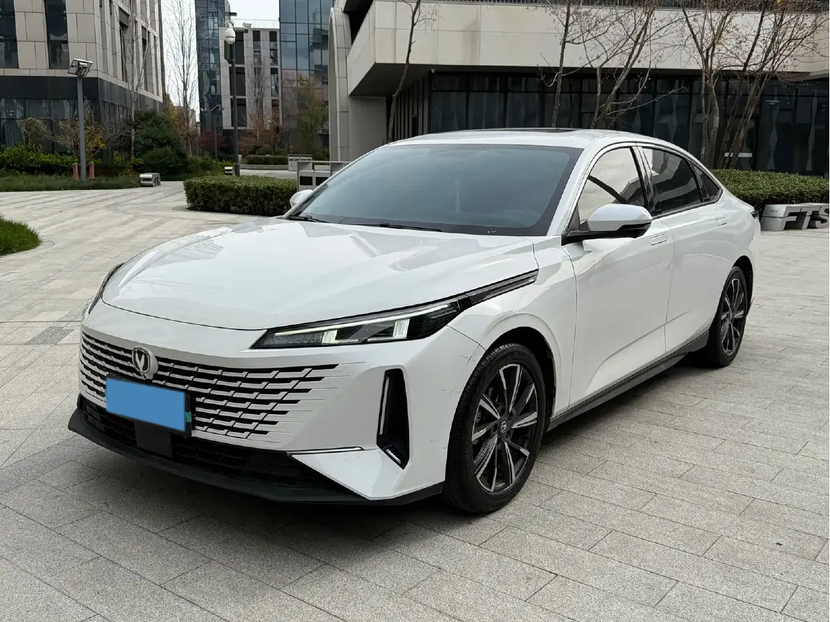 2023 ChangAn Lamore 1.5T 170HP L4 7DCT