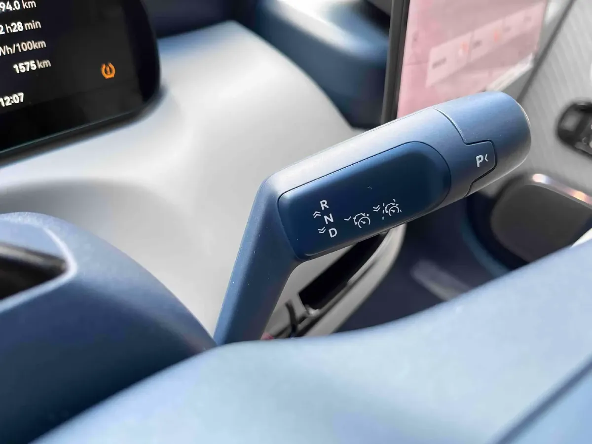 2025 Zeekr MIX BEV 102KWH,autocango,china used car exporter,china ev exporter,chinese used car exporter,chinese used ev exporter