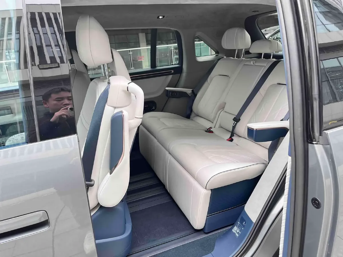 2025 Zeekr MIX BEV 102KWH,autocango,china used car exporter,china ev exporter,chinese used car exporter,chinese used ev exporter