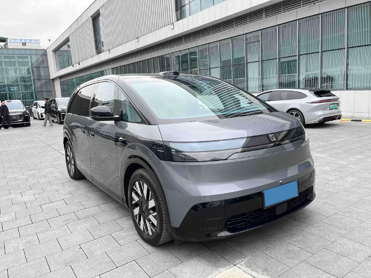 2025 Zeekr MIX BEV 102KWH,autocango,china used car exporter,china ev exporter,chinese used car exporter,chinese used ev exporter