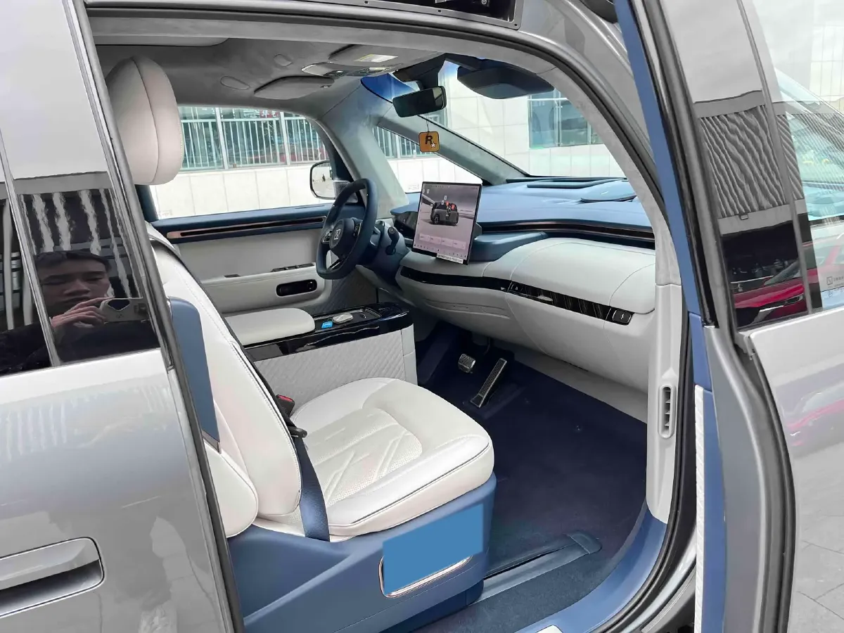 2025 Zeekr MIX BEV 102KWH,autocango,china used car exporter,china ev exporter,chinese used car exporter,chinese used ev exporter