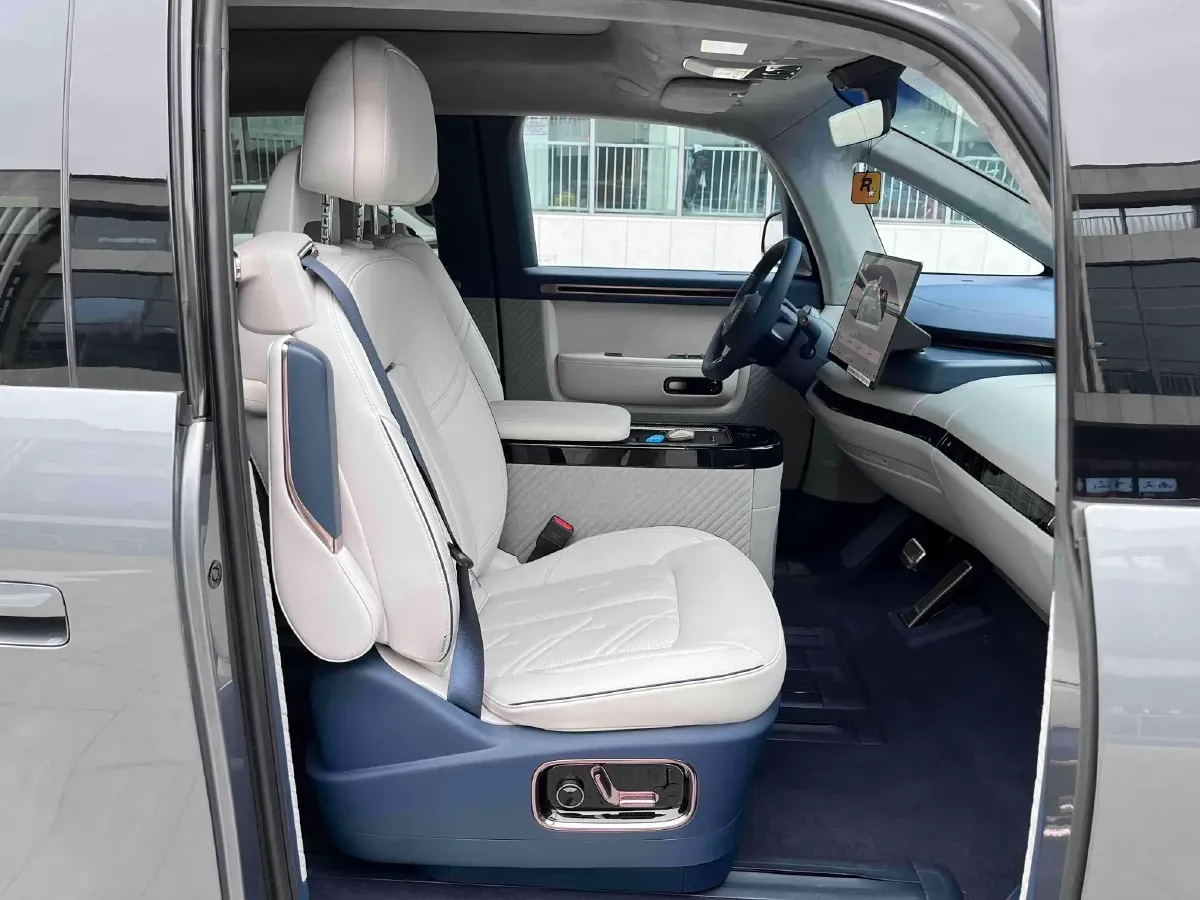 2025 Zeekr MIX BEV 102KWH,autocango,china used car exporter,china ev exporter,chinese used car exporter,chinese used ev exporter