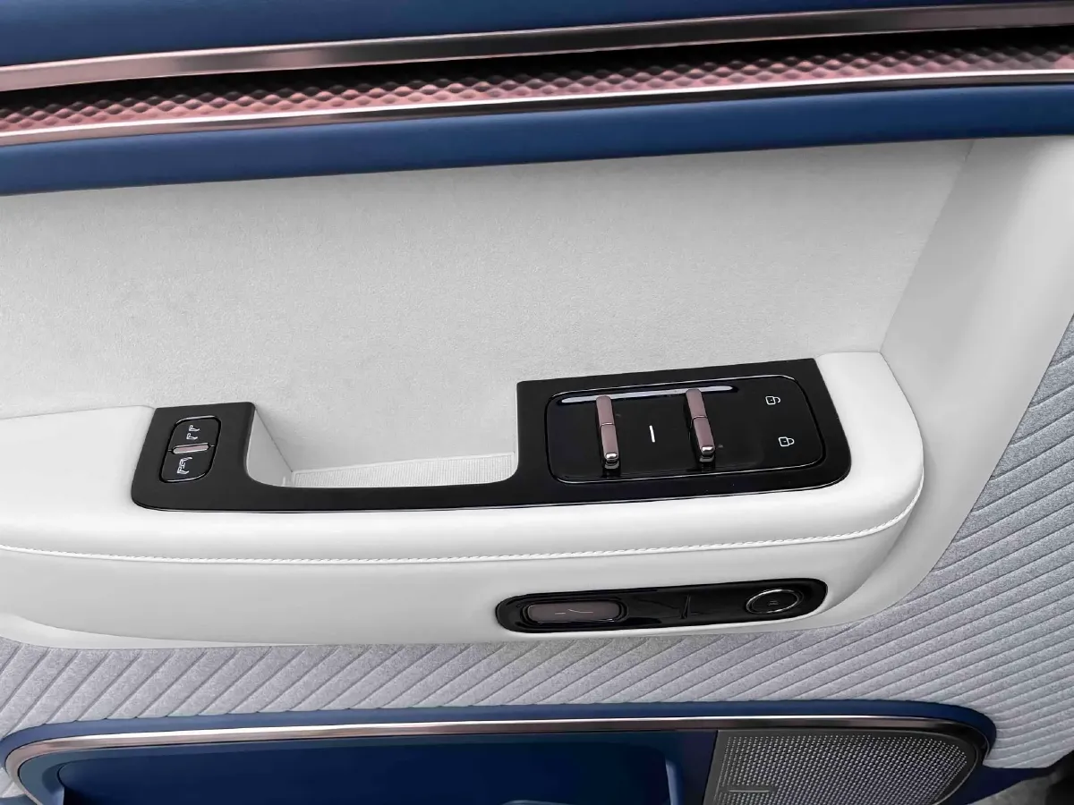 2025 Zeekr MIX BEV 102KWH,autocango,china used car exporter,china ev exporter,chinese used car exporter,chinese used ev exporter