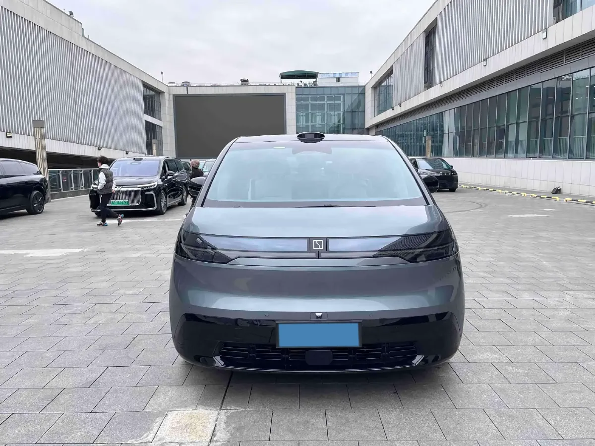 2025 Zeekr MIX BEV 102KWH,autocango,china used car exporter,china ev exporter,chinese used car exporter,chinese used ev exporter