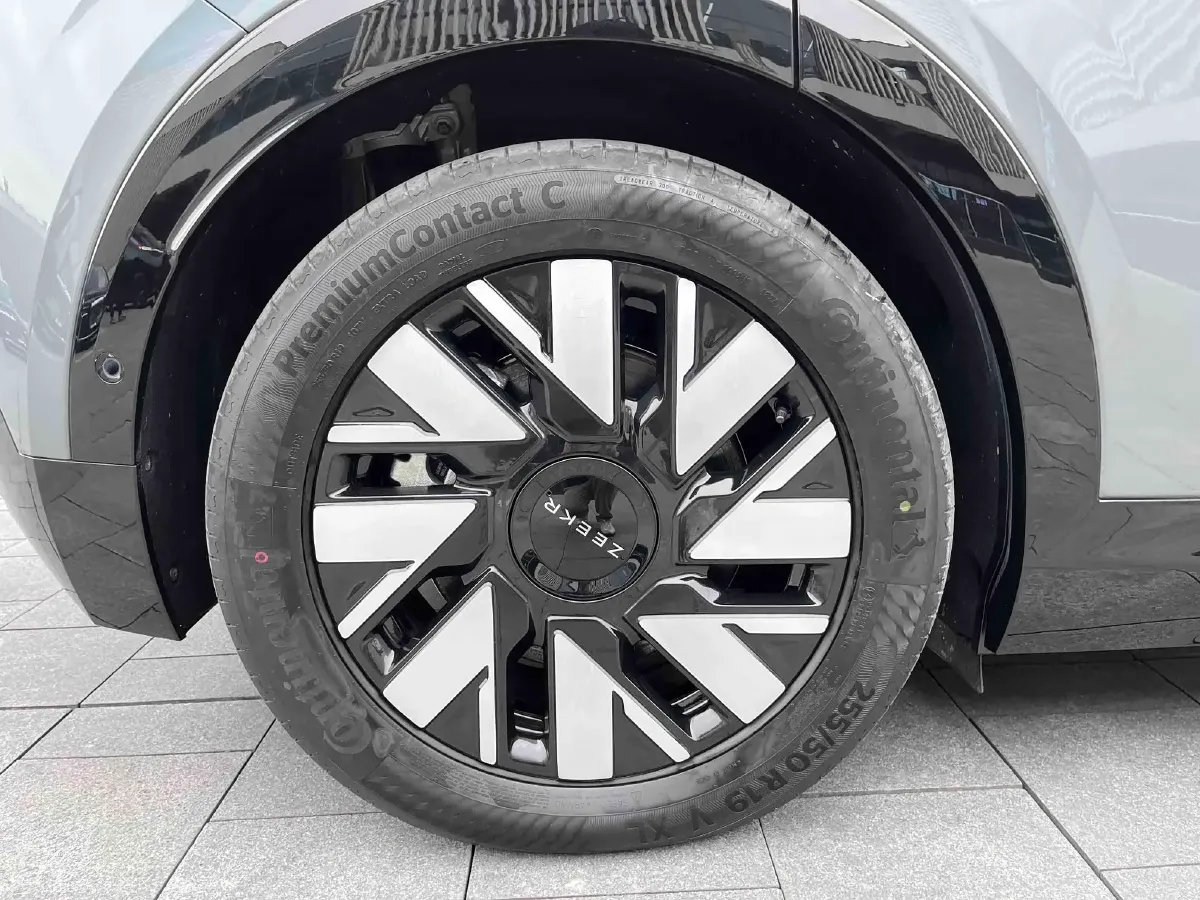 2025 Zeekr MIX BEV 102KWH,autocango,china used car exporter,china ev exporter,chinese used car exporter,chinese used ev exporter