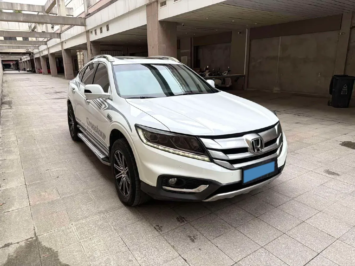 2014 Honda Crosstour 2.4L 197HP L4 5AT,autocango,china used car exporter,china ev exporter,chinese used car exporter,chinese used ev exporter