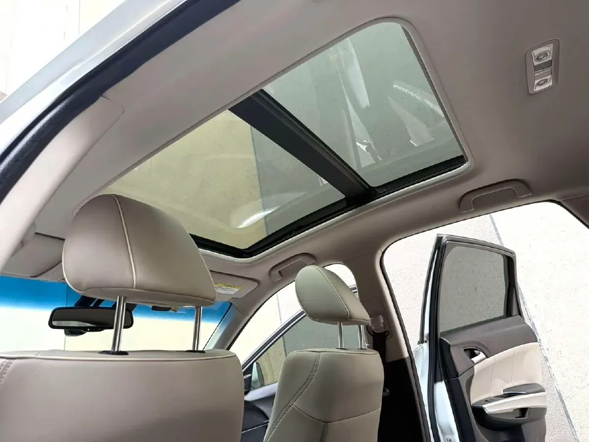 2014 Honda Crosstour 2.4L 197HP L4 5AT,autocango,china used car exporter,china ev exporter,chinese used car exporter,chinese used ev exporter