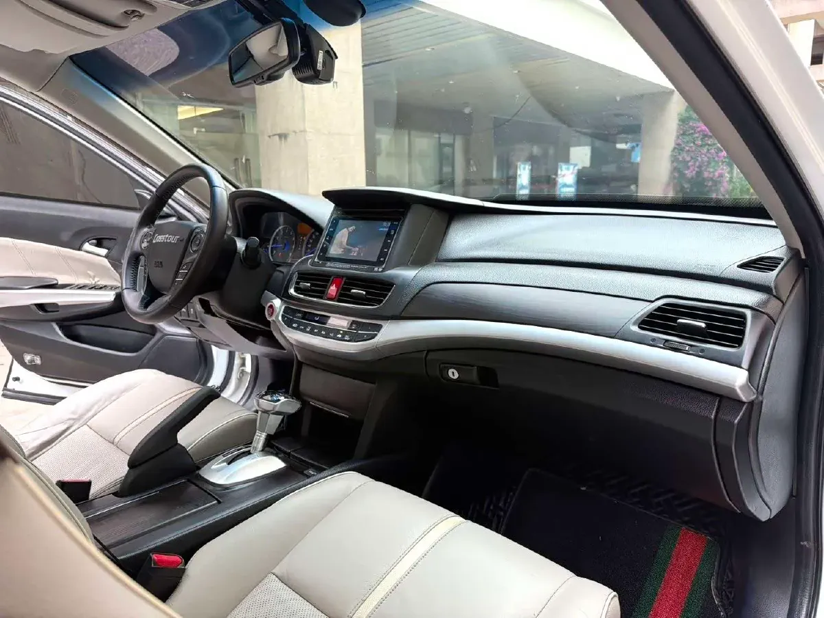 2014 Honda Crosstour 2.4L 197HP L4 5AT,autocango,china used car exporter,china ev exporter,chinese used car exporter,chinese used ev exporter