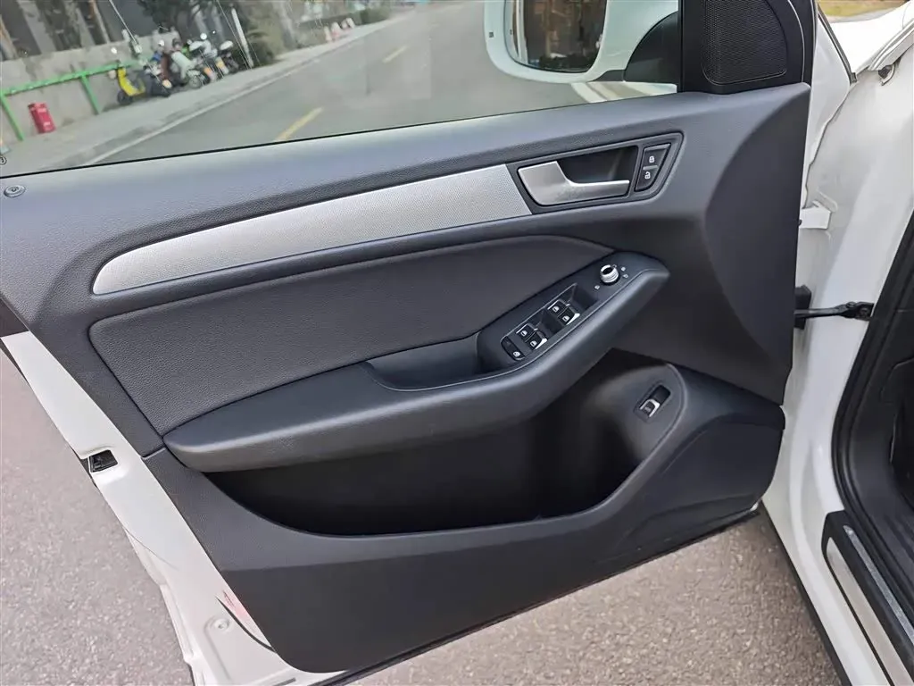 2015 Audi Q5 2.0T 224HP L4 8AT,autocango,china used car exporter,china ev exporter,chinese used car exporter,chinese used ev exporter