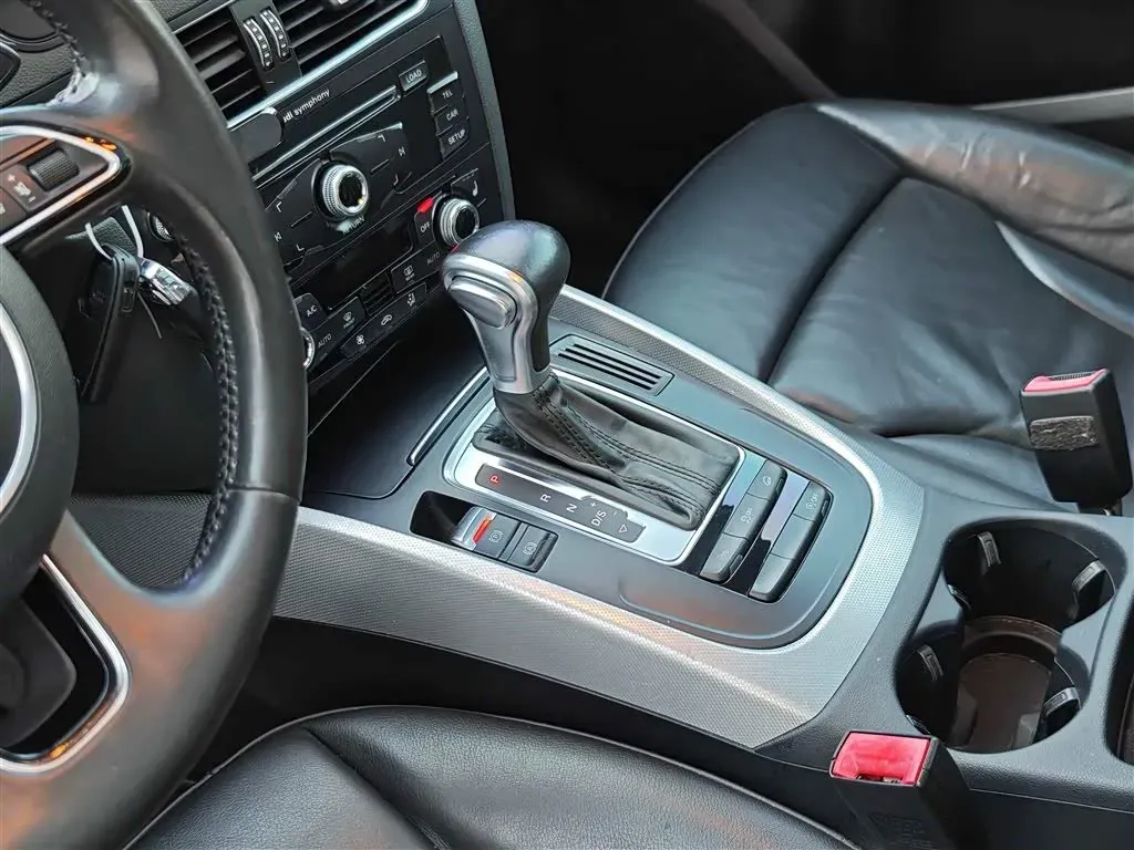 2015 Audi Q5 2.0T 224HP L4 8AT,autocango,china used car exporter,china ev exporter,chinese used car exporter,chinese used ev exporter