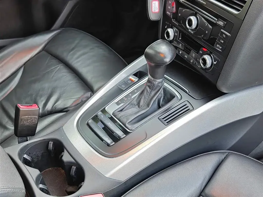 2015 Audi Q5 2.0T 224HP L4 8AT,autocango,china used car exporter,china ev exporter,chinese used car exporter,chinese used ev exporter