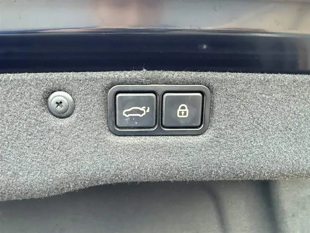 2012 Hyundai Equus 5.0L 430HP V8 8AT,autocango,china used car exporter,china ev exporter,chinese used car exporter,chinese used ev exporter