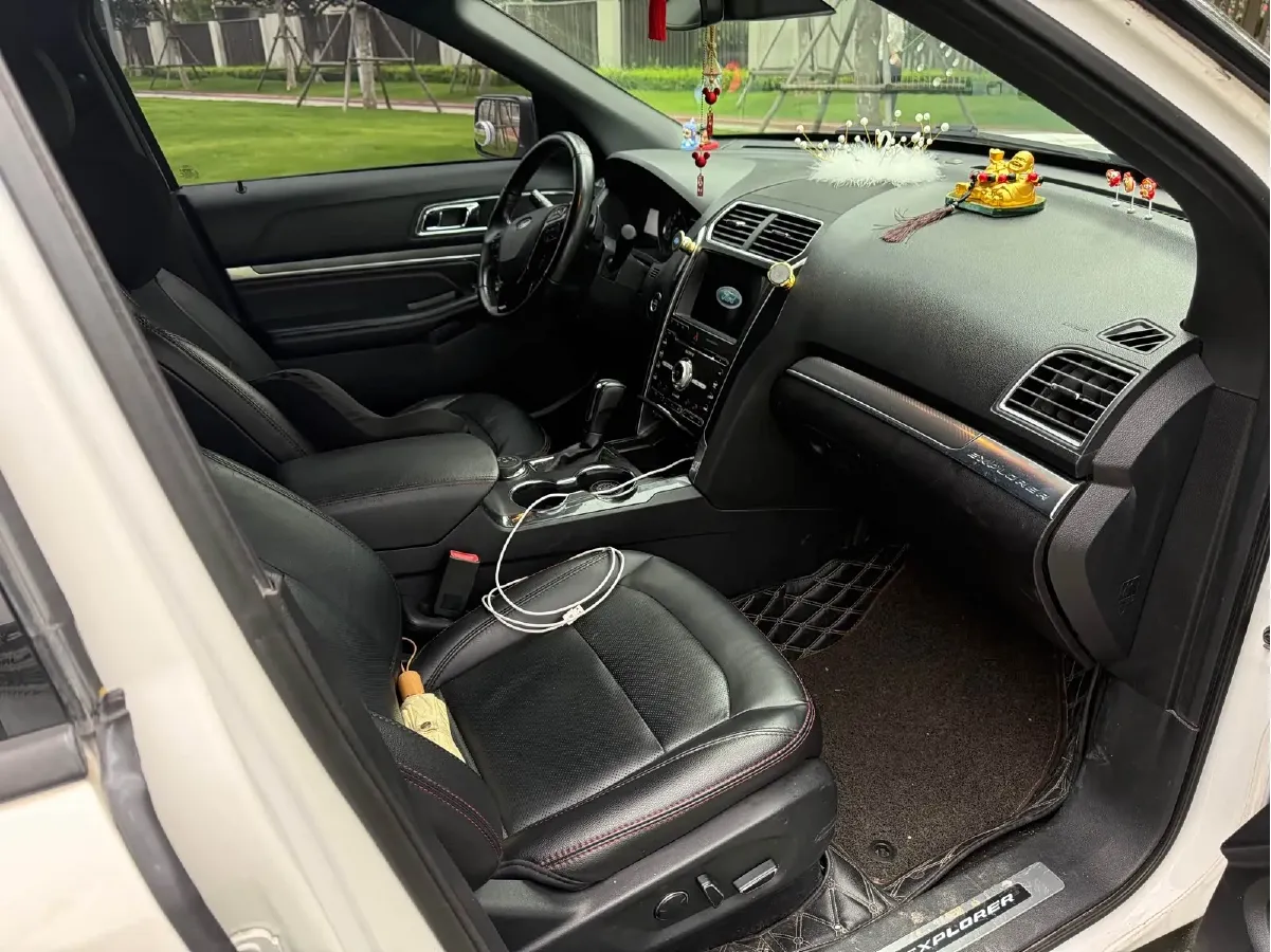 2017 Ford Explorer 3.5T 356HP V6 6AT,autocango,china used car exporter,china ev exporter,chinese used car exporter,chinese used ev exporter